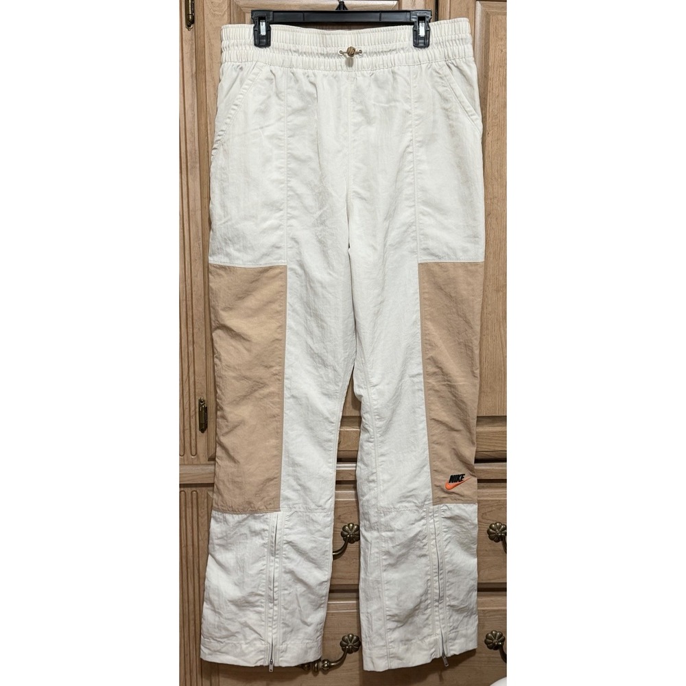 Nike Woven Utility Cargo Pants Women's Size Large Cream Beige High Rise Colorway
